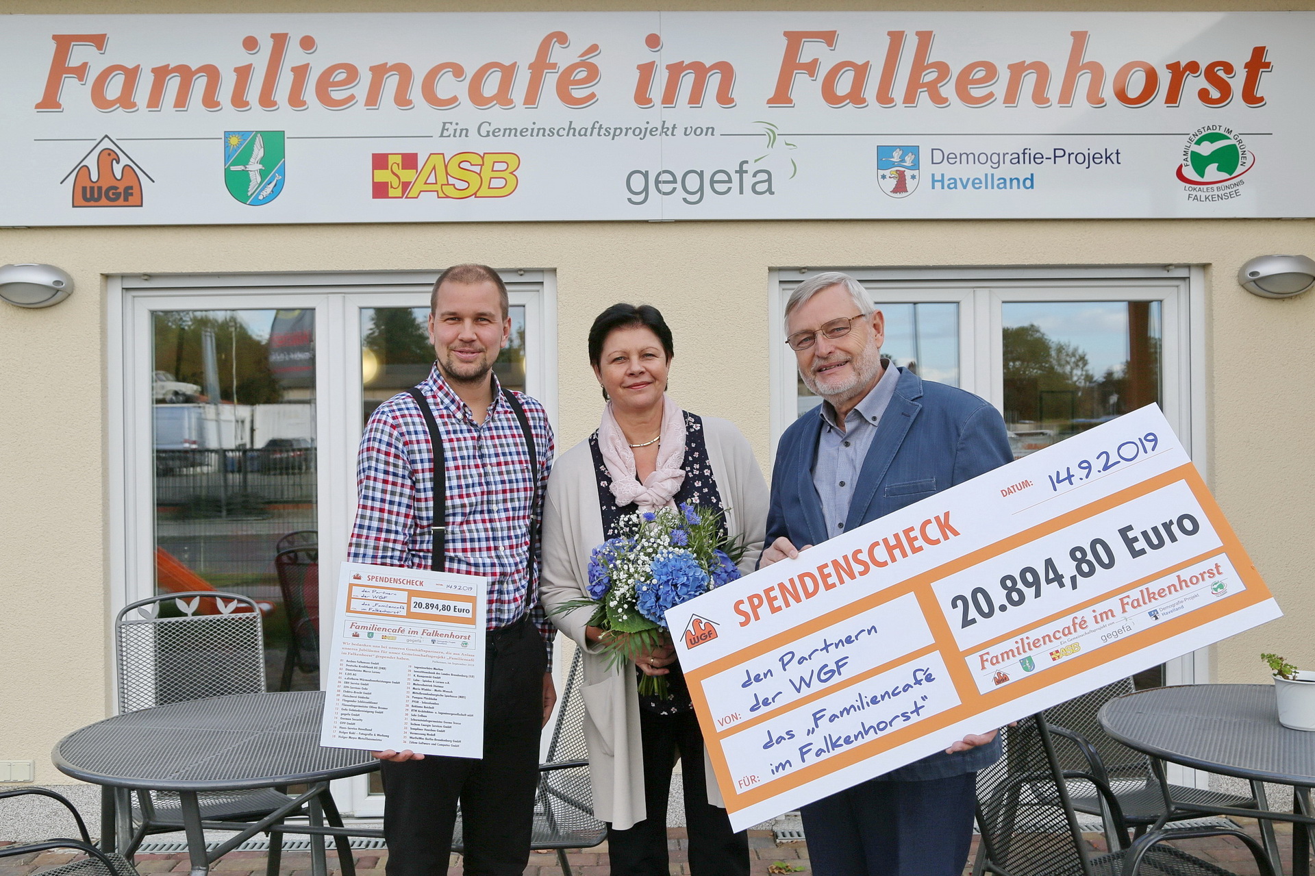 Familiencafé erhält Spende in Höhe von 20.894,80 €.