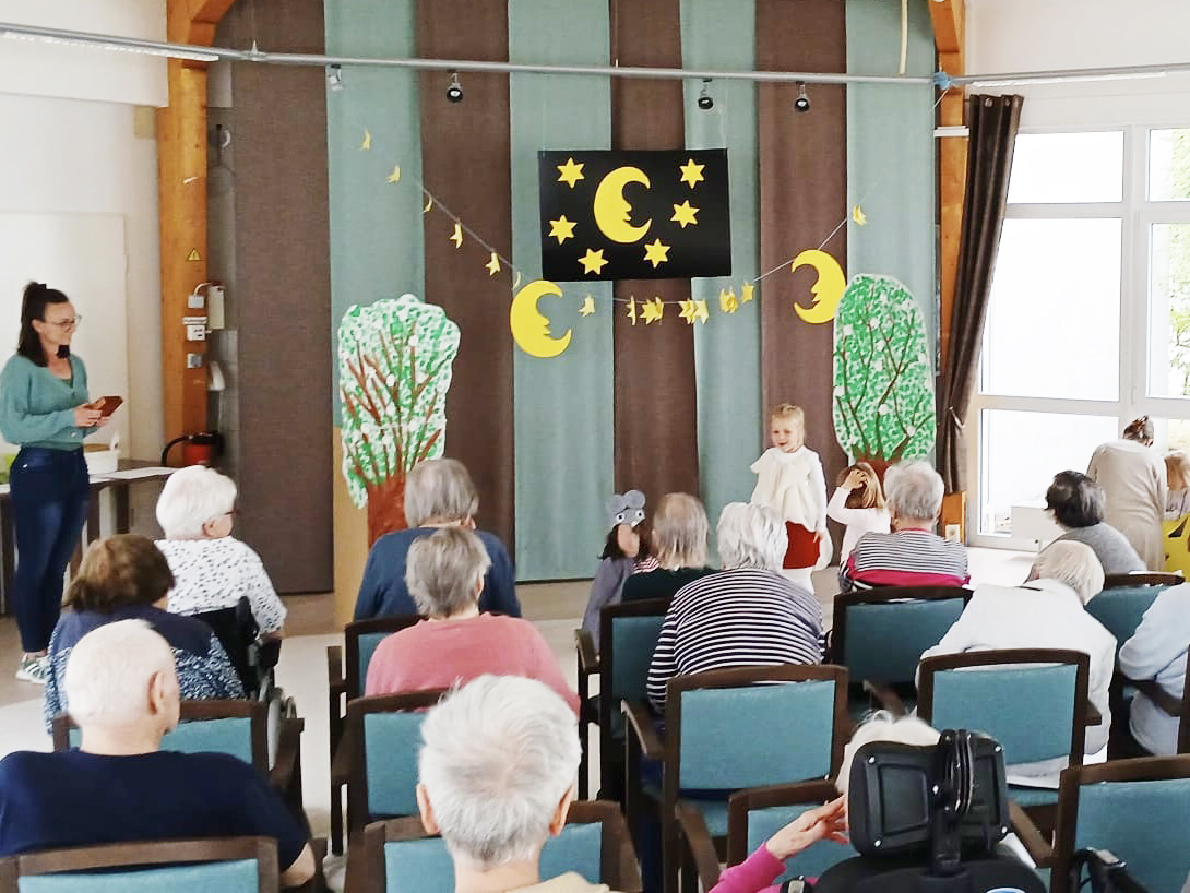 Kita UdK Theater im Seniorenwohnheim.jpg