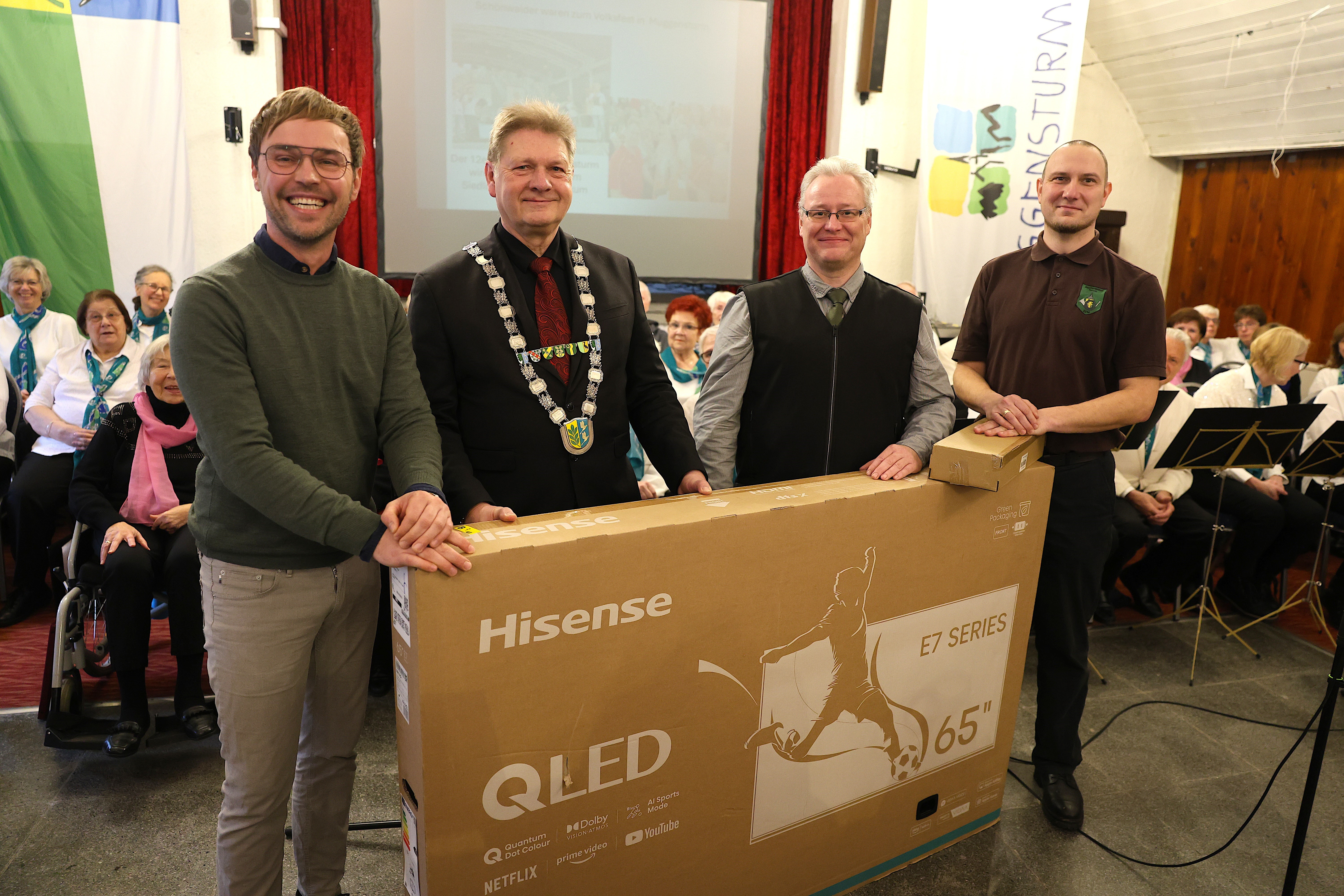 Spendenübergabe beim Neujahrsempfang der Gemeinde Schönwalde-Glien