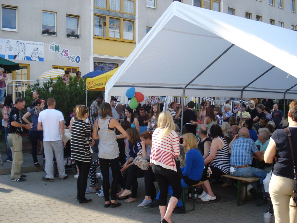 Stadtteilfest vor dem Jugendclub 02661.JPG